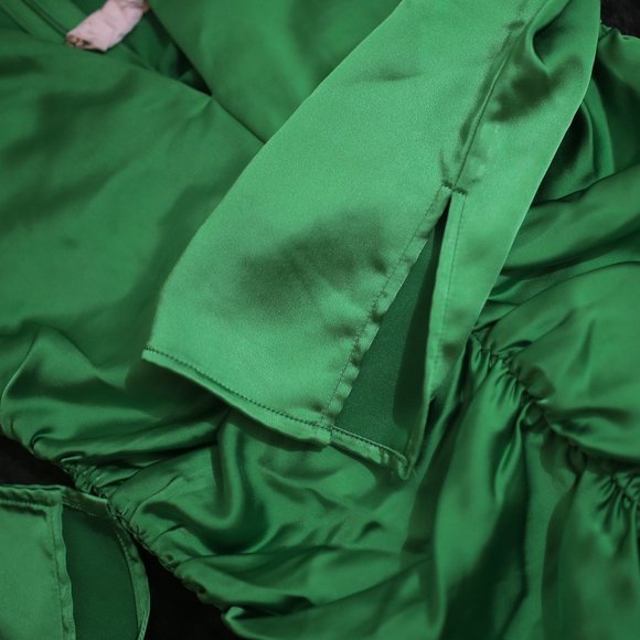 NWT JEWEL TRIM DRAPED SATIN EFFECT GREEN DRESS. - Picture 6 of 14